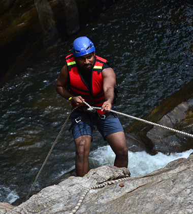 ABSEILING